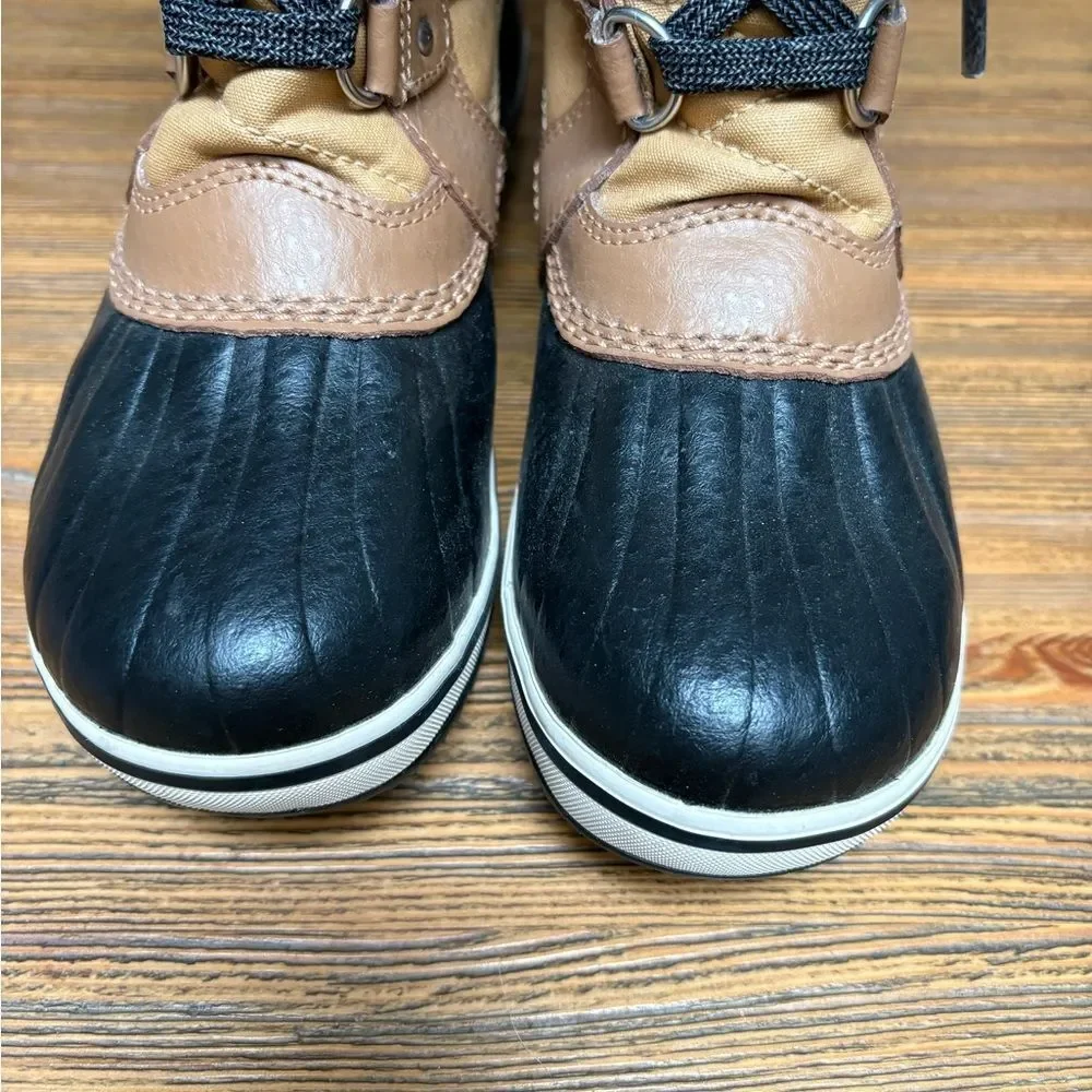 NWOT Sorel Black and Tan Brown Kids Boots with Faux Fur